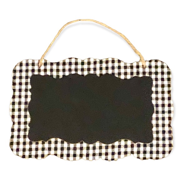 ADORABLE GINGHAM DECORATIVE CHALK BOARD SET! 1 HOUSE & 1 HANGING PLAQUE - Picture 3 of 16